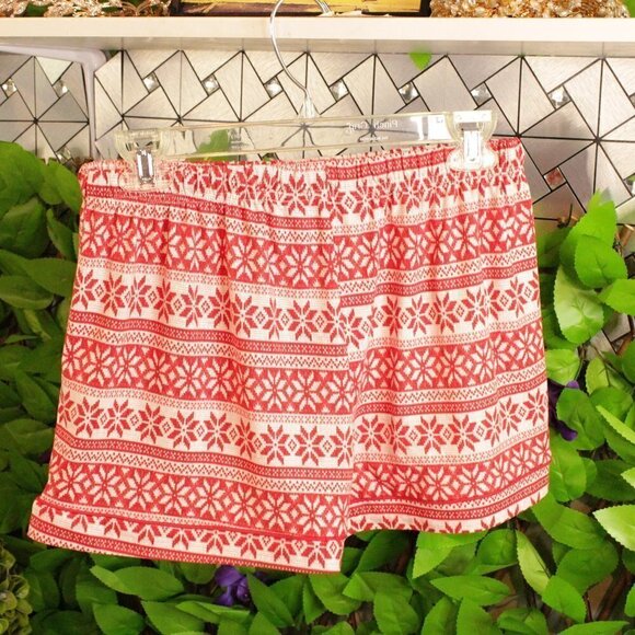 The Royal Standard Women’s Large Red White Snowflake Comfy PullOn Shorts - Picture 4 of 6